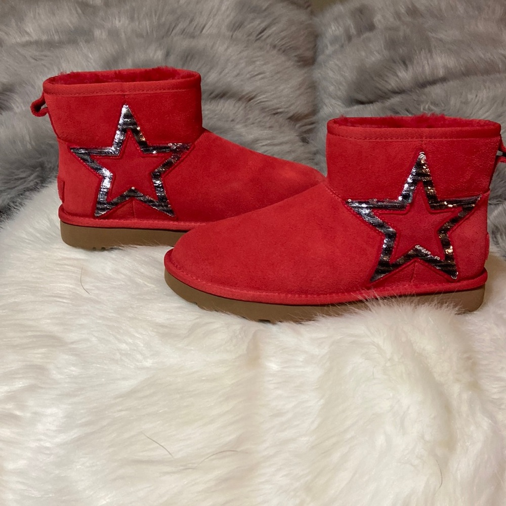 Ugg Women’s Classic Mini Boots Size 7
